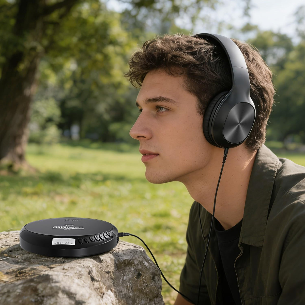 Portable CD Player with Headphones, FM Radio, Black G830
