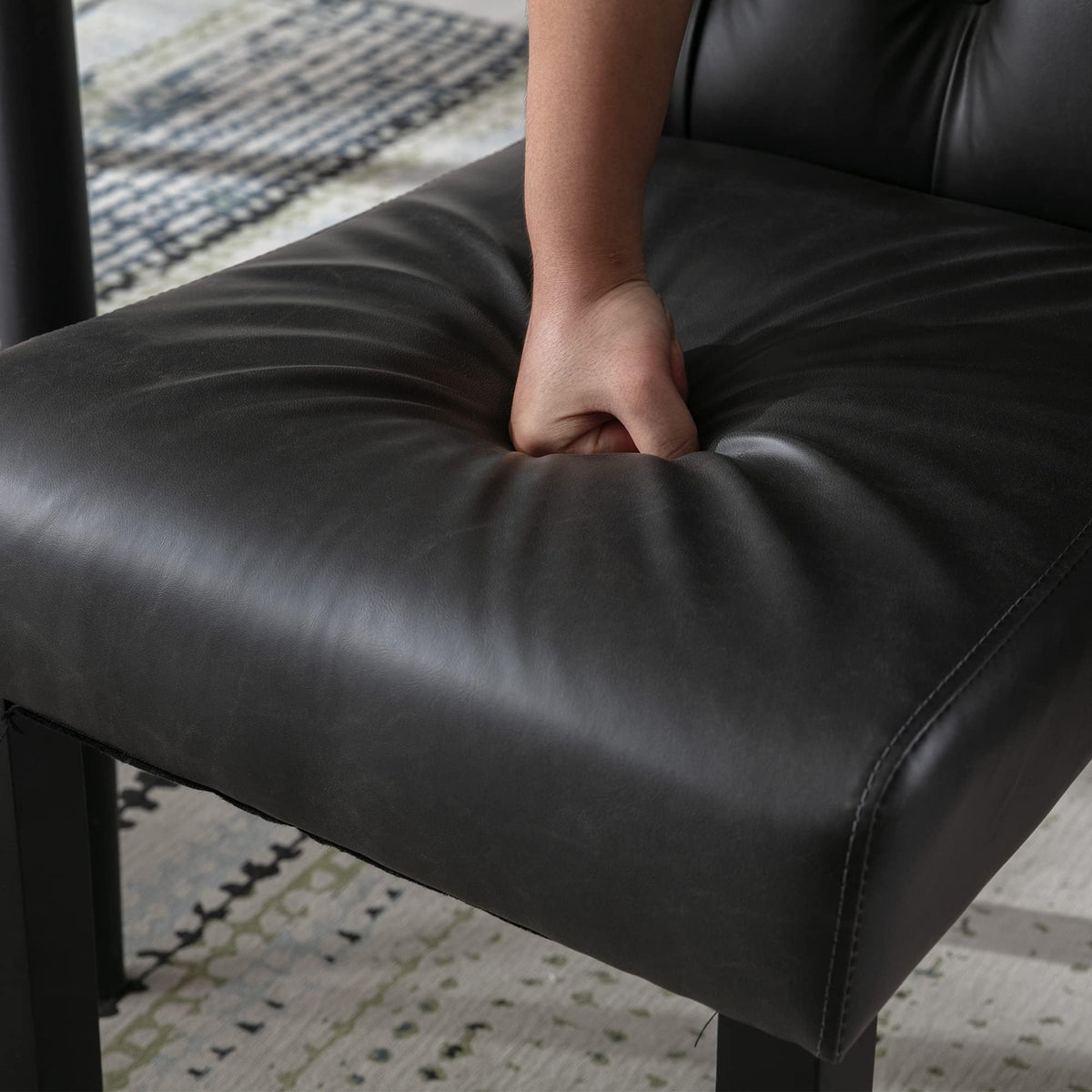 Black Set of 4 PU Leather Tufted Dining Chairs Y63720