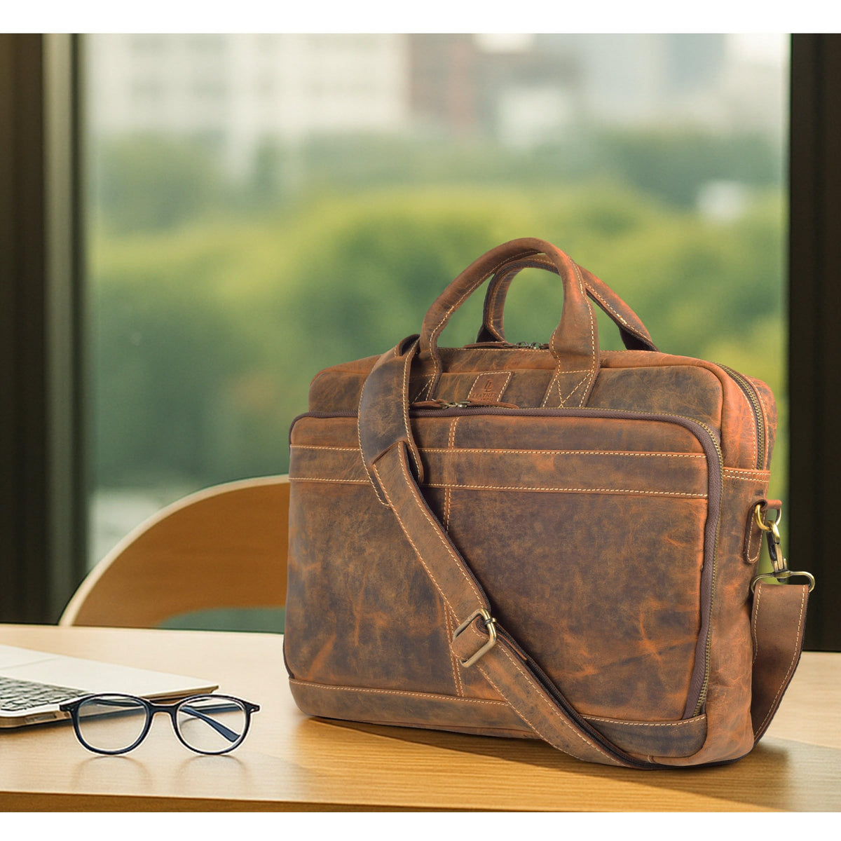 Full Grain Leather Messenger Bag V484